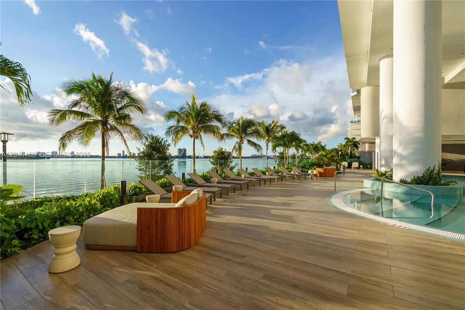 1 bedroom 2 bath Residential for sale at 700 NE 23rd St # 2304, Miami FL 33137