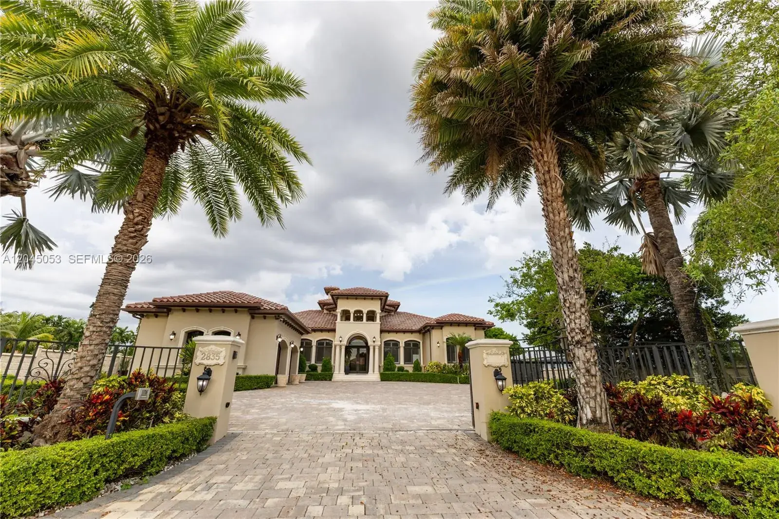7 bedroom 6 bath for sale at 2835 SW 132nd Ave, Miami FL 33175