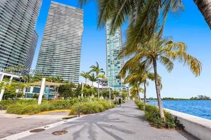 2 bedroom 3 bath for sale at 650 NE 32nd St # 4205, Miami FL 33137