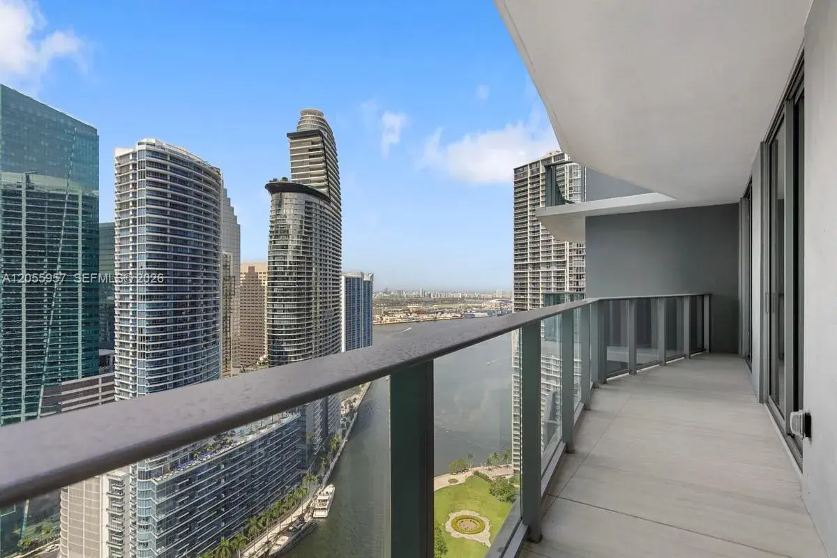 2 bedroom 2 bath Residential for sale at 77 SE 5th Street # 3902, Miami FL 33131