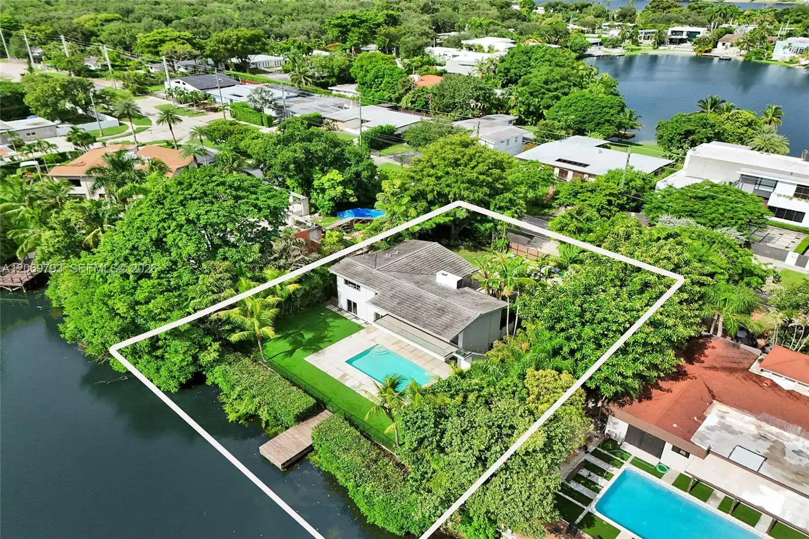 6 bedroom 5 bath Residential for sale at 19231 NE 22nd Ave, Miami FL 33180