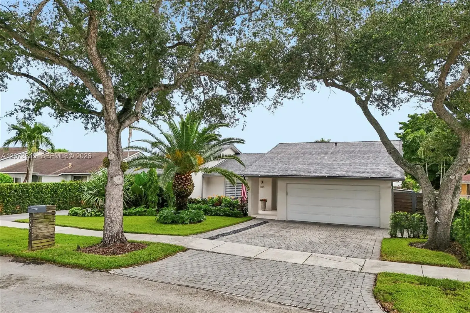 3 bedroom 2 bath Residential for sale at 305 SW 134th Ct, Miami FL 33184