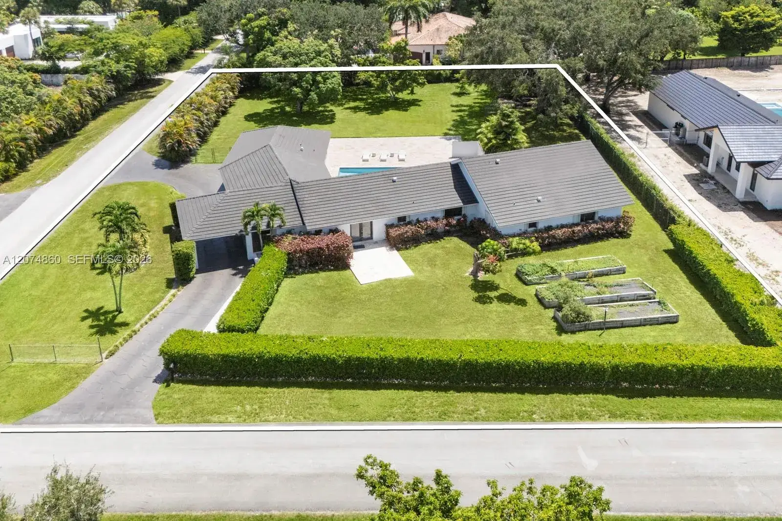 5 bedroom 3 bath Residential for sale at 11601 SW 88th Ave, Miami FL 33176
