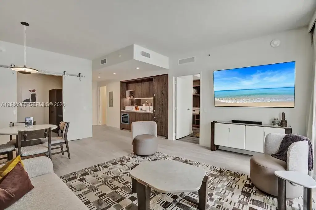 1 bedroom 2 bath Residential for sale at 1611 SW 2nd Ave # 402, Miami FL 33129