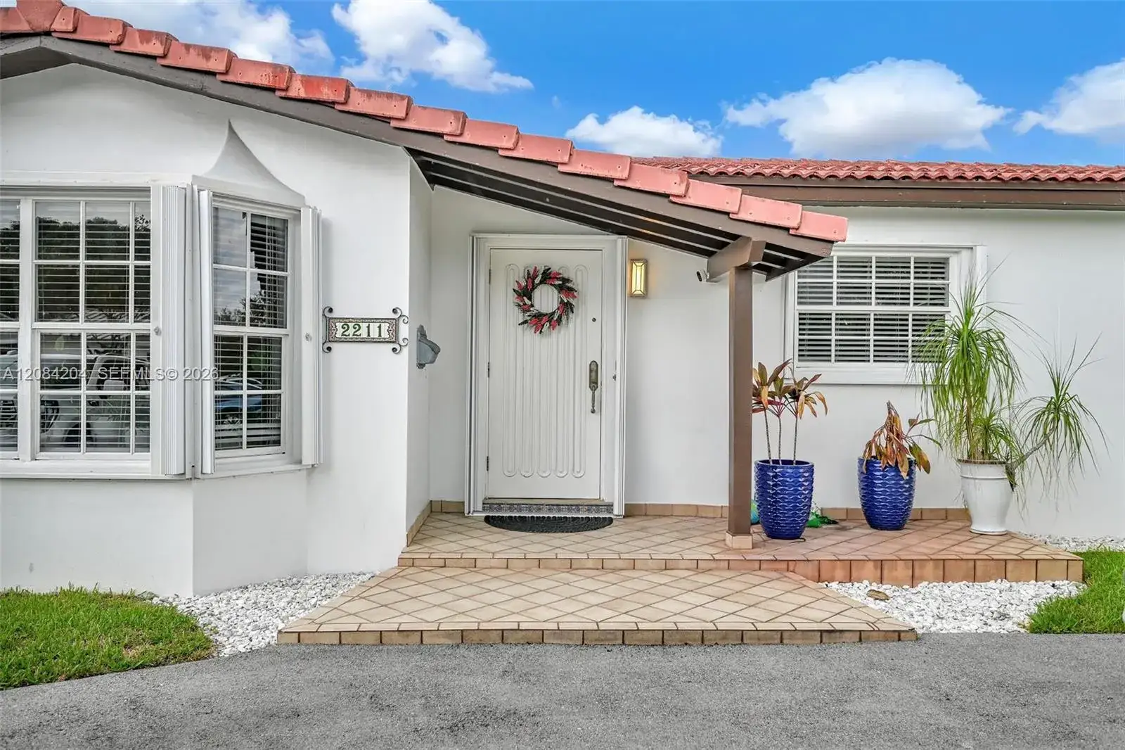 4 bedroom 2 bath Residential for sale at 2211 SW 98th Pl, Miami FL 33165