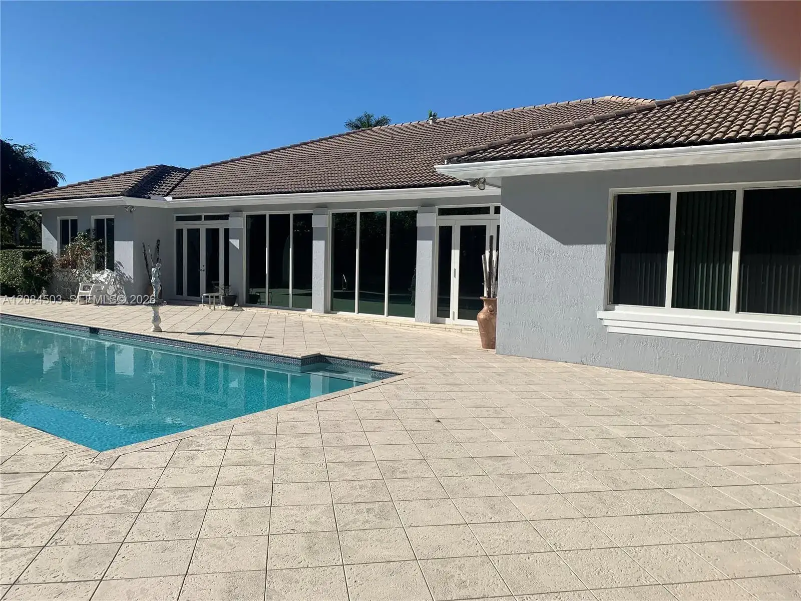 6 bedroom 4 bath Residential for sale at 7625 SW 75th Ave, Miami FL 33143