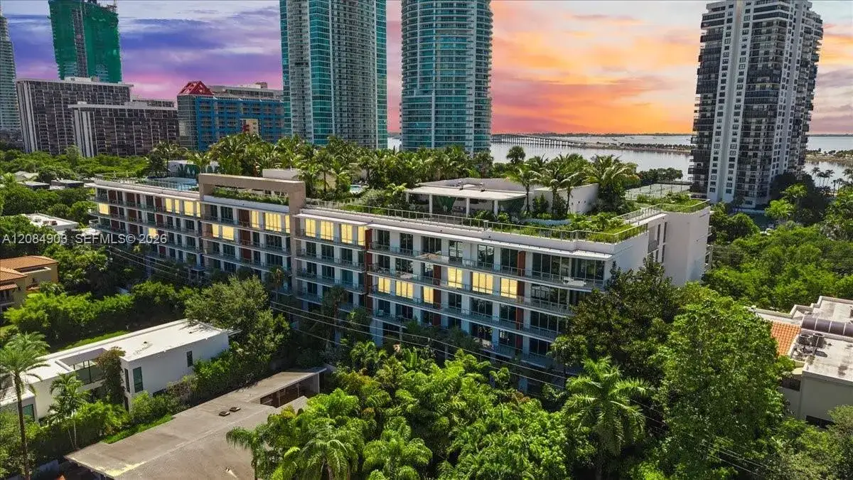 2 bedroom 3 bath Residential for sale at 2200 Brickell Avenue # 422, Miami FL 33129
