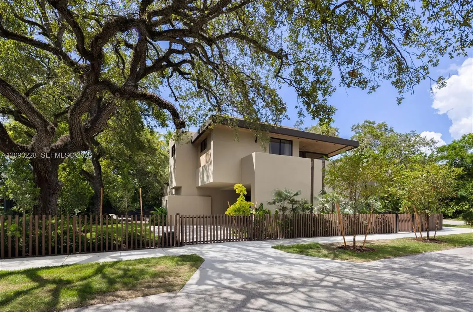 6 bedroom 7 bath Residential for sale at 1698 Tigertail Ave, Miami FL 33133