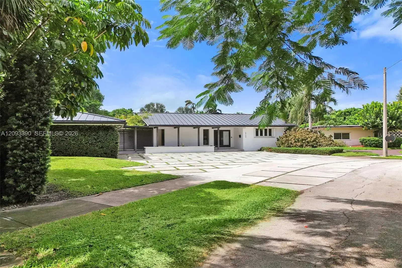 6 bedroom 5 bath Residential for sale at 20100 NE 20th Ct, Miami FL 33179