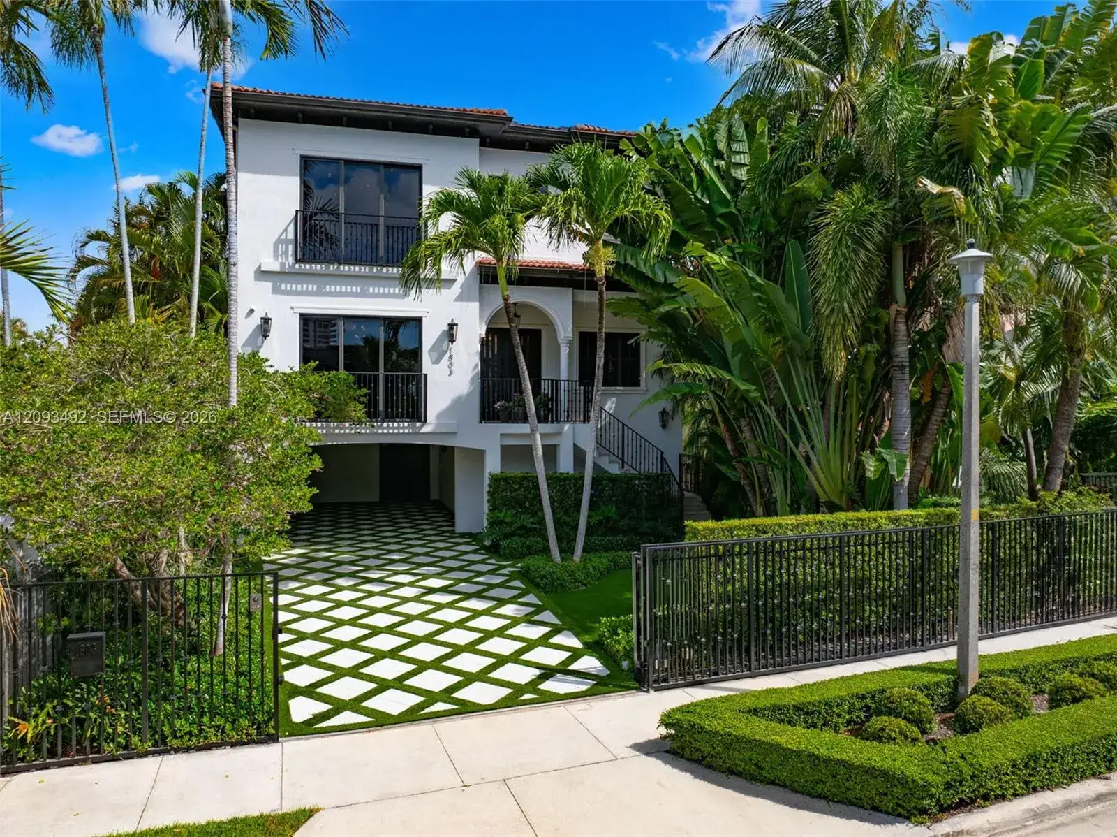 4 bedroom 4 bath Residential for sale at 1803 S Bayshore Ln, Miami FL 33133