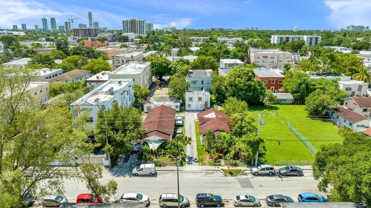 Commercial Sale for sale at 964 SW 3rd St, Miami FL 33130