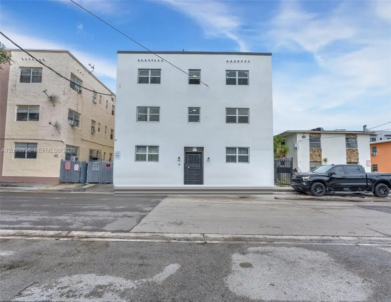 Commercial Sale for sale at 871 SW 3rd St, Miami FL 33130