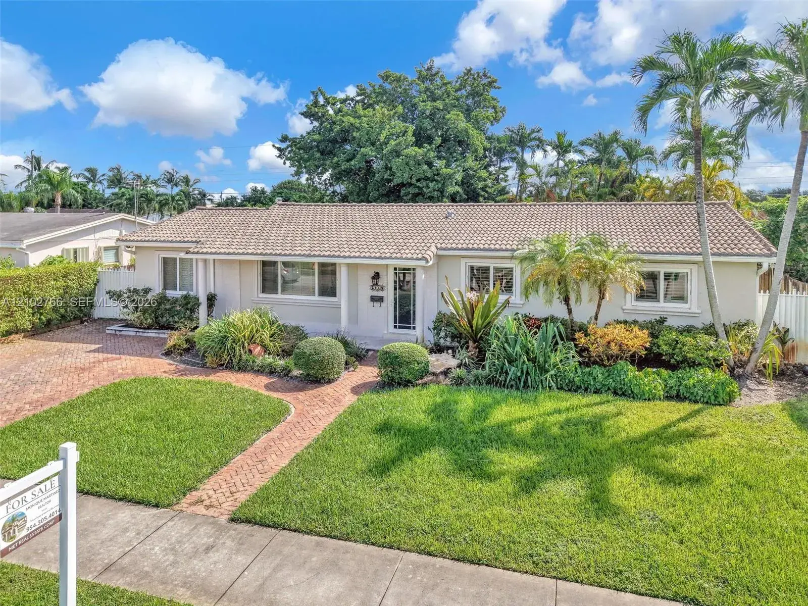 3 bedroom 2 bath Residential for sale at 5845 SW 94th Pl, Miami FL 33173