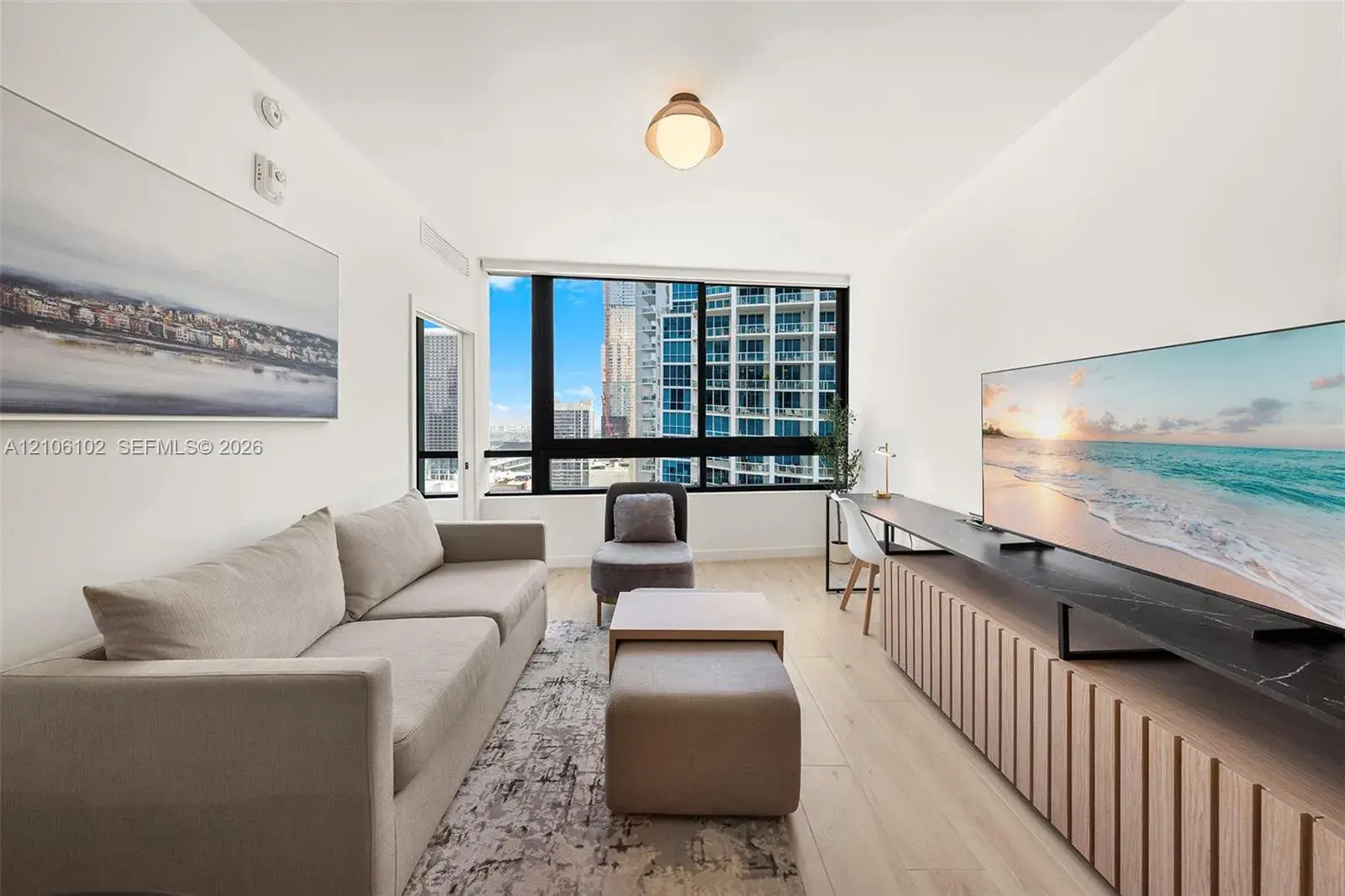 2 bedroom 2 bath Residential for sale at 225 N Miami Ave # 3001, Miami FL 33128