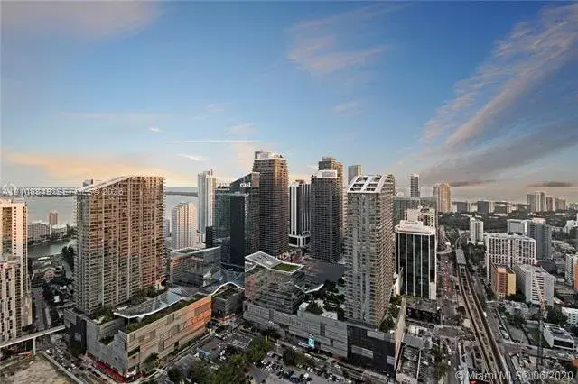 2 bedroom 2 bath Residential for sale at 92 SW 3rd St # 5203, Miami FL 33130