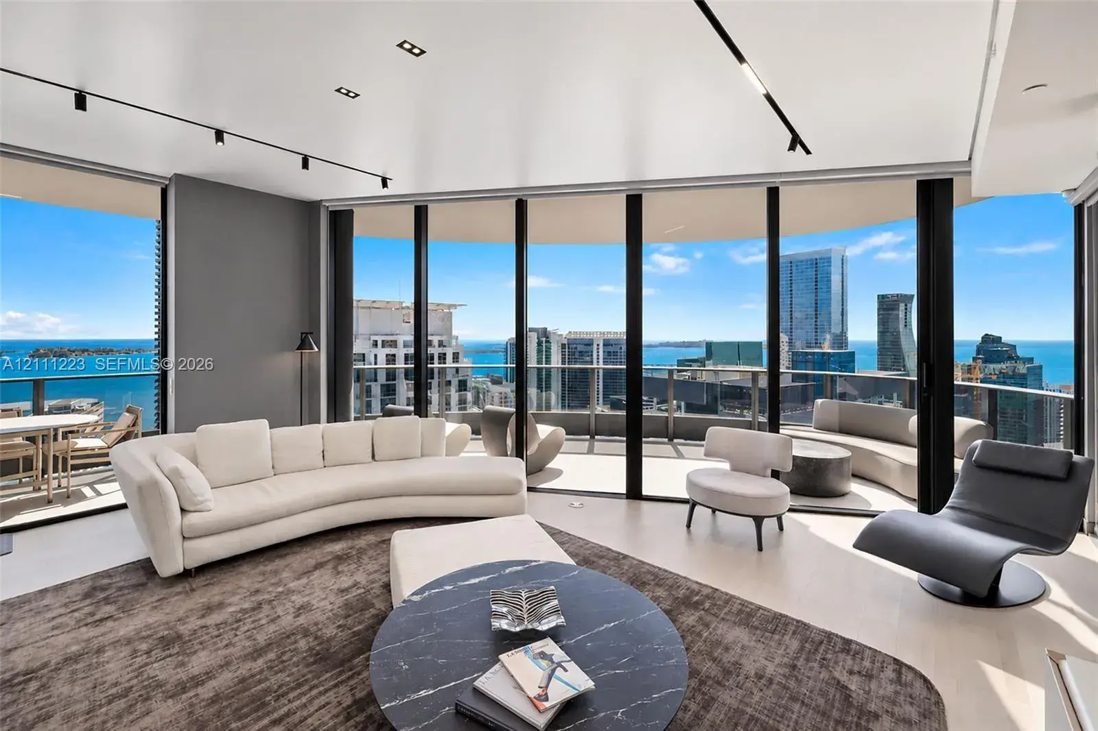 3 bedroom 3 bath Residential for sale at 1000 Brickell Plz, Miami FL 33131